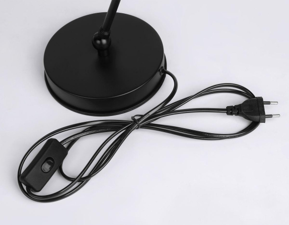 Настольная лампа Ambrella Light Traditional TR8153